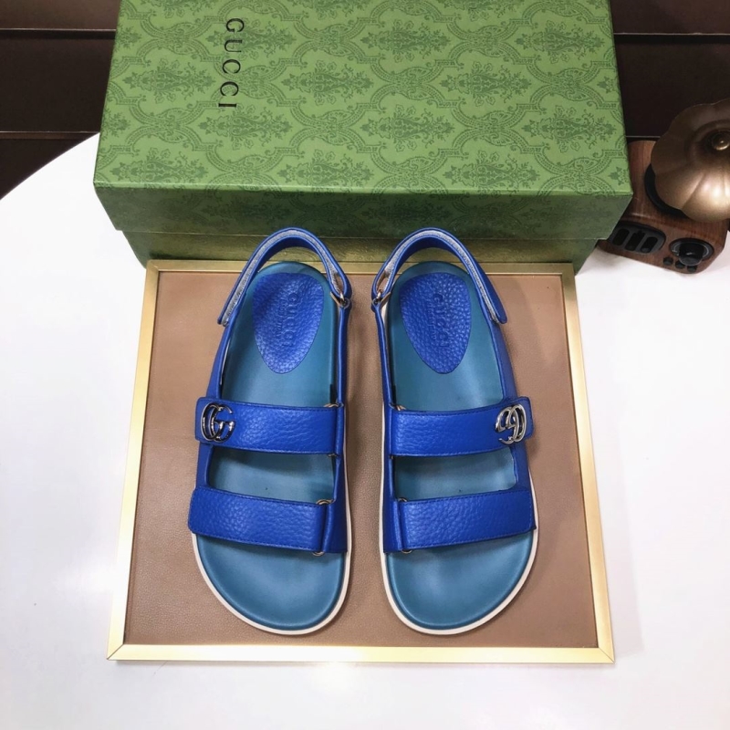 G*u*i sandals